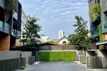 3 Bedroom Townhouse for rent in Chom Phon, Bangkok near MRT Chankasem