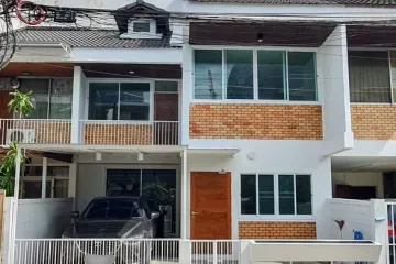 3 Bedroom Townhouse for rent in Sam Sen Nai, Bangkok near BTS Ari