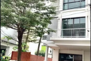 3 Bedroom Townhouse for sale in Suan Luang, Bangkok