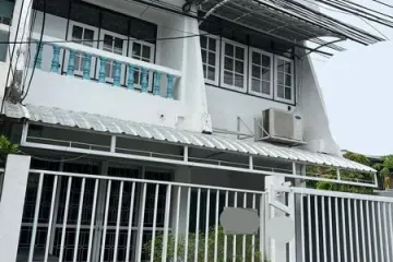 Townhouse for rent in Khlong Tan Nuea, Bangkok