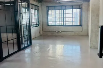 Office for rent in Khlong Tan, Bangkok near BTS Phrom Phong