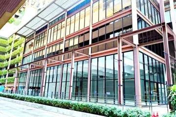 Office for rent in Khlong Toei Nuea, Bangkok near MRT Phetchaburi