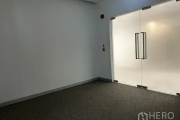 Office for rent in Khlong Toei, Bangkok near BTS Asoke