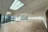 Office for rent in Khlong Tan Nuea, Bangkok near BTS Ekkamai