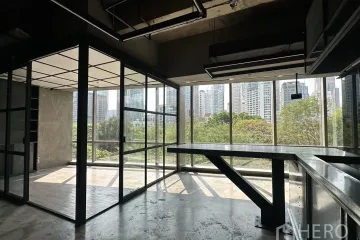 Office for rent in Lumpini, Bangkok near BTS Ploen Chit
