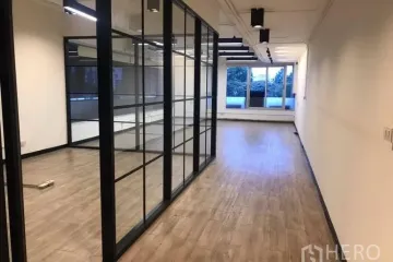 Office for rent in Khlong Tan Nuea, Bangkok