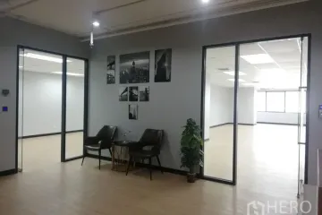 Office for rent in Khlong Toei Nuea, Bangkok near MRT Sukhumvit