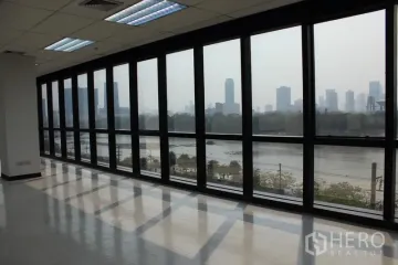 Office for rent in Khlong Toei, Bangkok near BTS Asoke