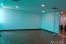 Office for rent in Huai Khwang, Bangkok near MRT Sutthisan