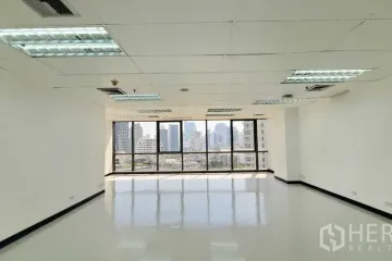 Office for rent in Khlong Toei Nuea, Bangkok near MRT Sukhumvit