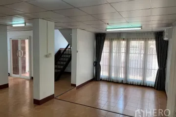 Office for rent in Chom Phon, Bangkok near BTS Ladphrao Intersection