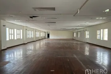 Office for rent in Phra Khanong Nuea, Bangkok near BTS Phra Khanong