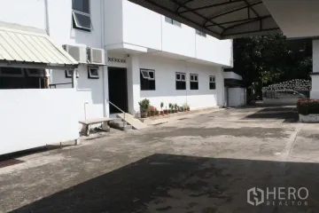 15 Bedroom Office for rent in Phra Khanong Nuea, Bangkok