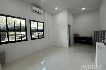 Office for rent in Bang Chak, Bangkok