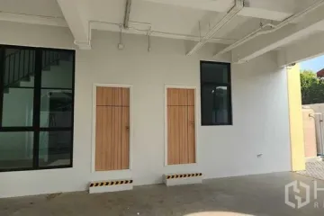 Office for rent in Hua Mak, Bangkok near MRT Yaek Lam Sali