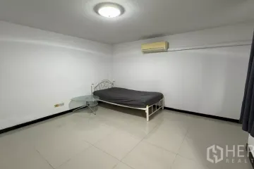 4 Bedroom Office for rent in Bang Na, Bangkok near MRT Si La Salle