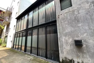 Office for rent in Wang Mai, Bangkok near BTS National Stadium