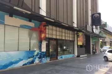 Commercial for rent in Khlong Tan Nuea, Bangkok near BTS Phrom Phong