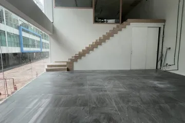 Commercial for rent in Khlong Tan Nuea, Bangkok near BTS Phrom Phong