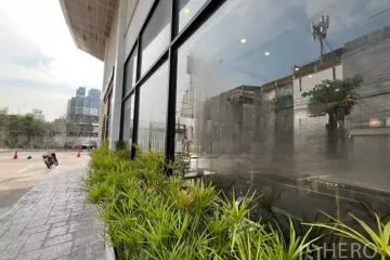 Commercial for rent in Khlong Tan Nuea, Bangkok