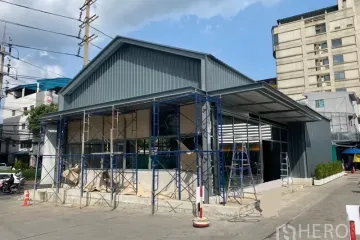Commercial for rent in Phra Khanong, Bangkok near BTS Ekkamai