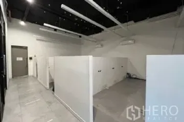 Commercial for rent in Phra Khanong, Bangkok near BTS Phra Khanong