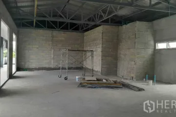 Commercial for rent in Phra Khanong, Bangkok near BTS Ekkamai