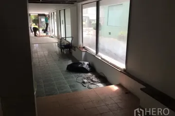 Commercial for rent in Khlong Toei Nuea, Bangkok near MRT Sukhumvit