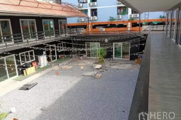 Commercial for rent in Huai Khwang, Bangkok near MRT Huai Khwang