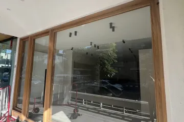 Commercial for rent in Khlong Tan Nuea, Bangkok near BTS Thong Lo