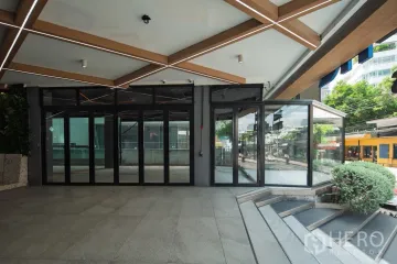 Commercial for rent in Khlong Tan Nuea, Bangkok