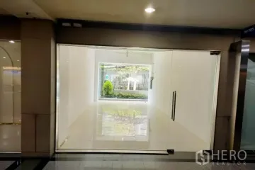 Commercial for rent in Khlong Tan Nuea, Bangkok