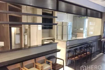 Commercial for rent in Khlong Tan Nuea, Bangkok