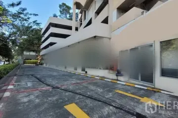 Commercial for rent in Khlong Toei, Bangkok near MRT Queen Sirikit National Convention Centre