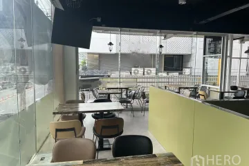 Commercial for rent in Khlong Tan Nuea, Bangkok