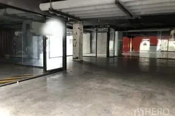 Commercial for rent in Khlong Tan Nuea, Bangkok
