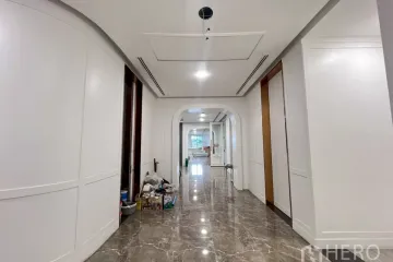 Commercial for rent in Khlong Tan Nuea, Bangkok