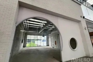 Commercial for rent in Khlong Tan, Bangkok