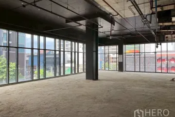 Commercial for rent in Khlong Tan Nuea, Bangkok