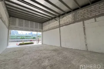 Commercial for rent in Khlong Tan Nuea, Bangkok