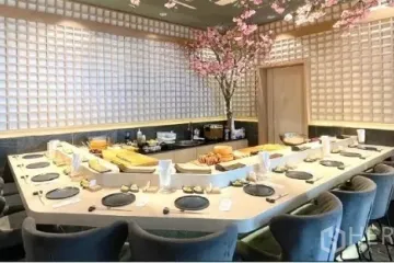 Commercial for rent in Khlong Tan Nuea, Bangkok