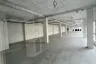 Commercial for rent in Khlong Toei Nuea, Bangkok near MRT Phetchaburi