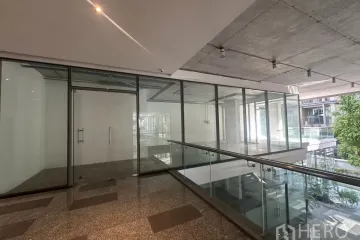Commercial for rent in Bang Chak, Bangkok near BTS Punnawithi
