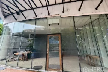 Commercial for rent in Phra Khanong, Bangkok near BTS Phra Khanong