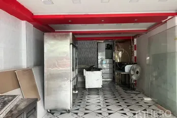 Commercial for rent in Khlong Tan Nuea, Bangkok