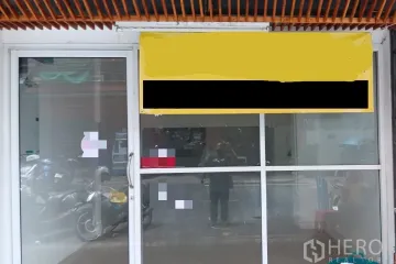 Commercial for rent in Khlong Toei, Bangkok near MRT Queen Sirikit National Convention Centre