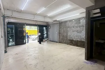 Commercial for rent in Phra Khanong, Bangkok near BTS Phra Khanong