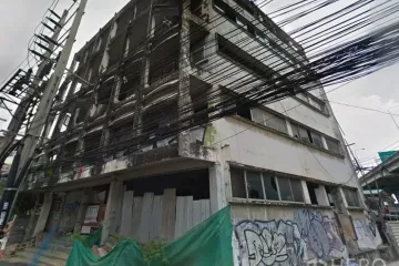 Commercial for rent in Khlong Toei, Bangkok near MRT Queen Sirikit National Convention Centre