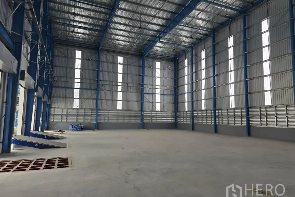For rent Purple Zone Factory 1064 sqm in Bueng, Si Racha, Chon Buri