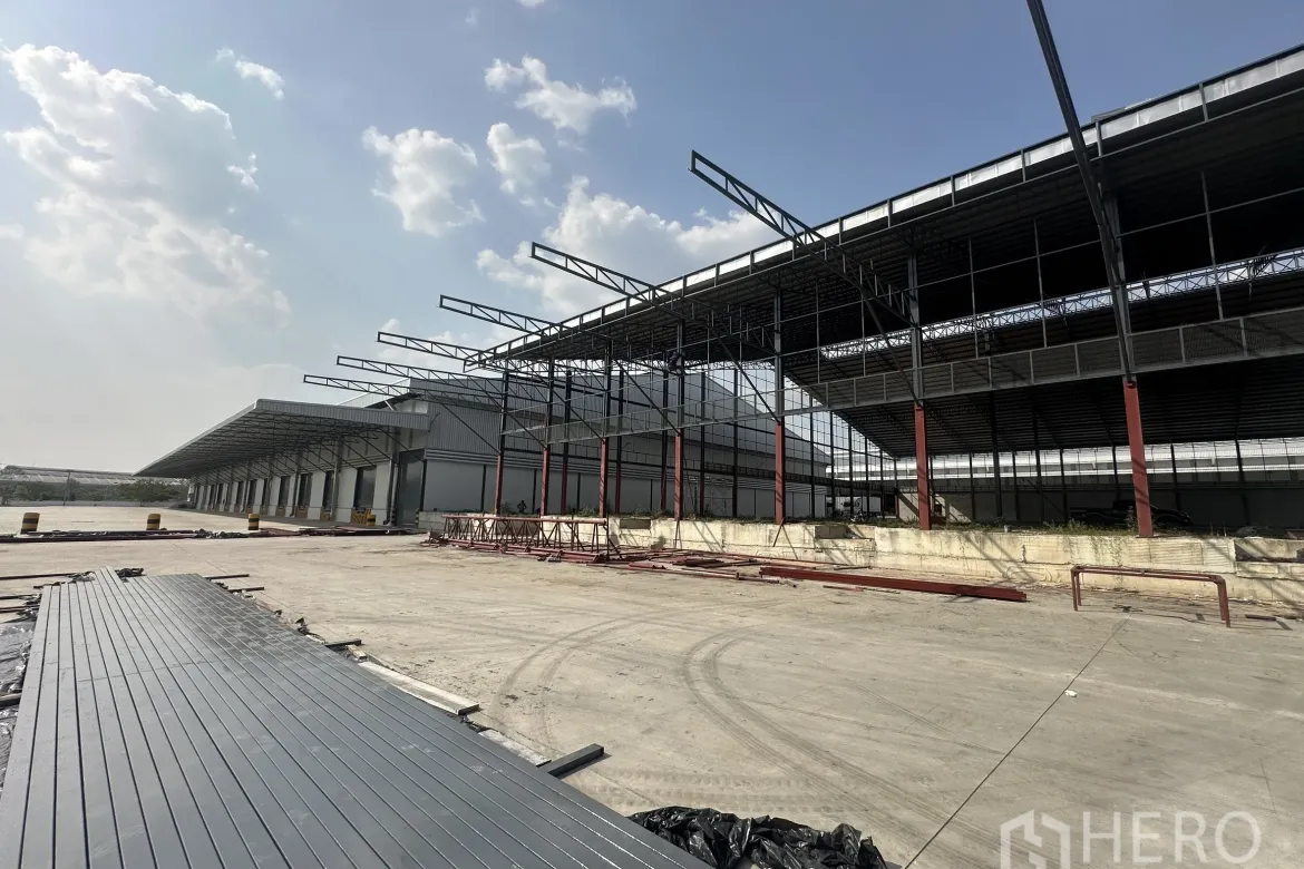 For rent Warehouse 5000 sqm in Nong Kham, Si Racha, Chon Buri